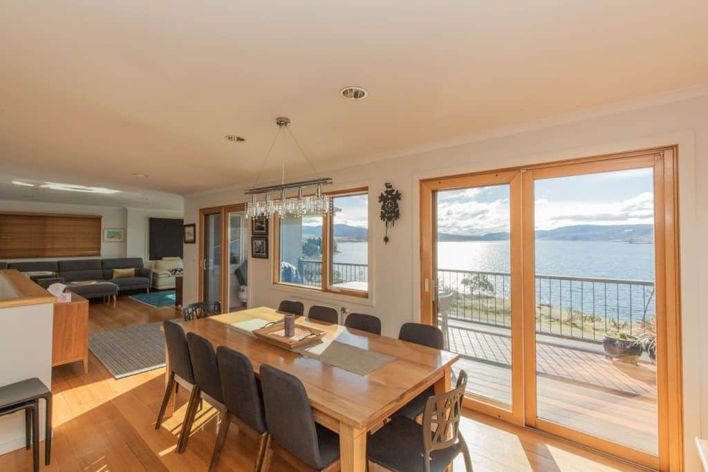 The View is a stunning six bedroom family home that ticks all the boxes for your winter holiday.