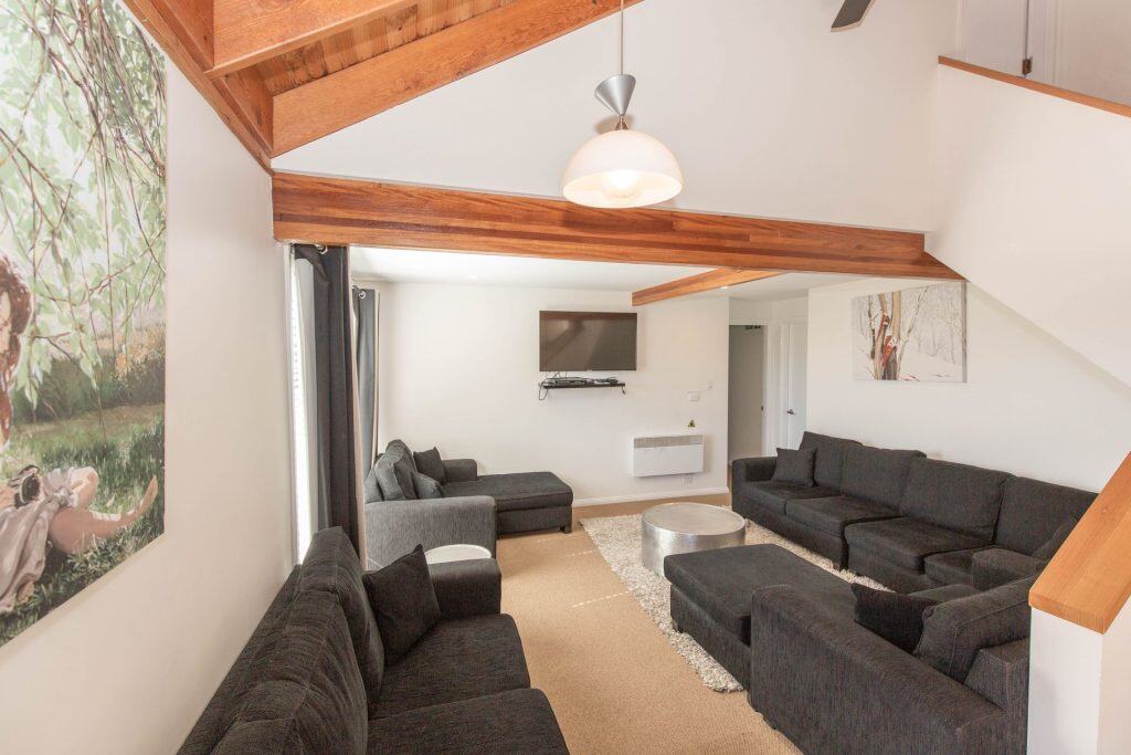 The Kestrels Rest duplex is a one-of-a-kind find, one which offers expansive accommodation for up to 13 guests along with a smaller, more intimate apartment for an additional four.